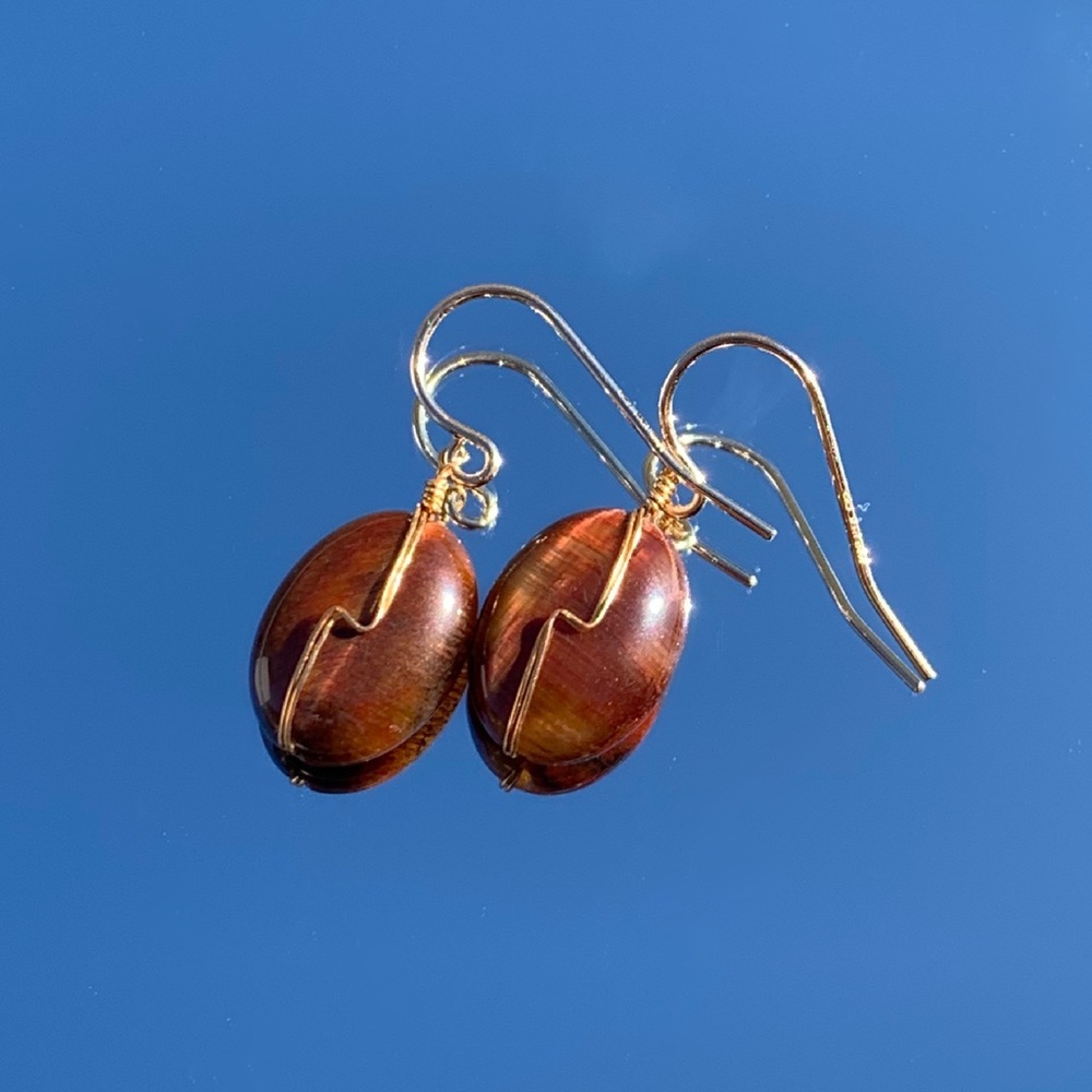 lightning bolt tigers eye